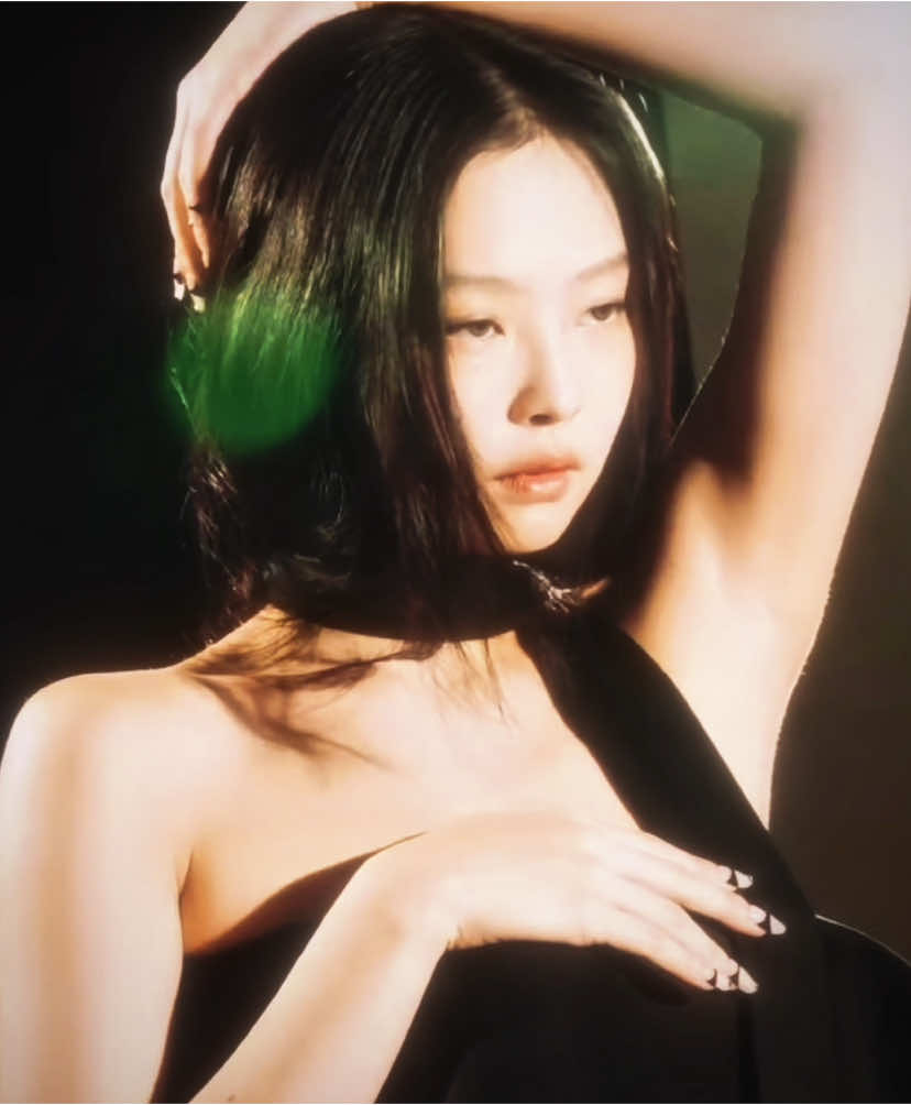 Jennie with Chase atlantic song #jennie #jenniekim #jenniexbillboard #jennieedit #fyp 