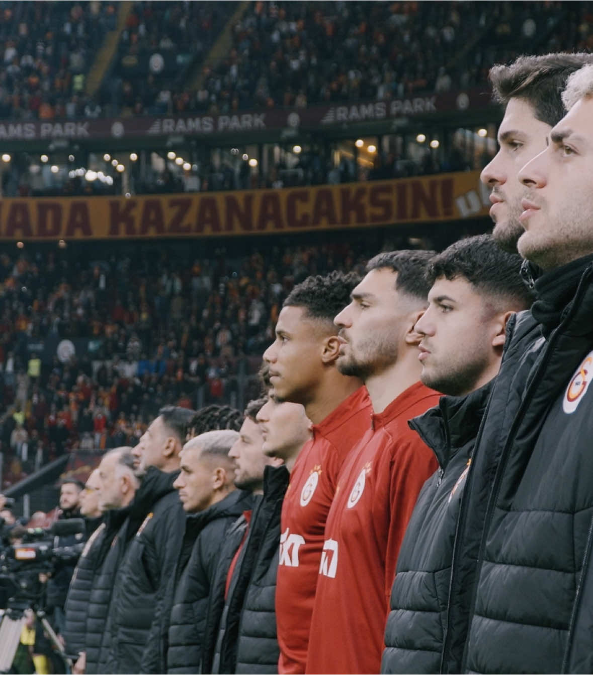 🎥 #ArkaPlan | Galatasaray 2-2 RAMS Başakşehir maçı şimdi yayında! 🦁 Sen de #Galatasaray YouTube Katıl'da yerini al, kulübümüze ait en özel içerikleri kaçırma! 