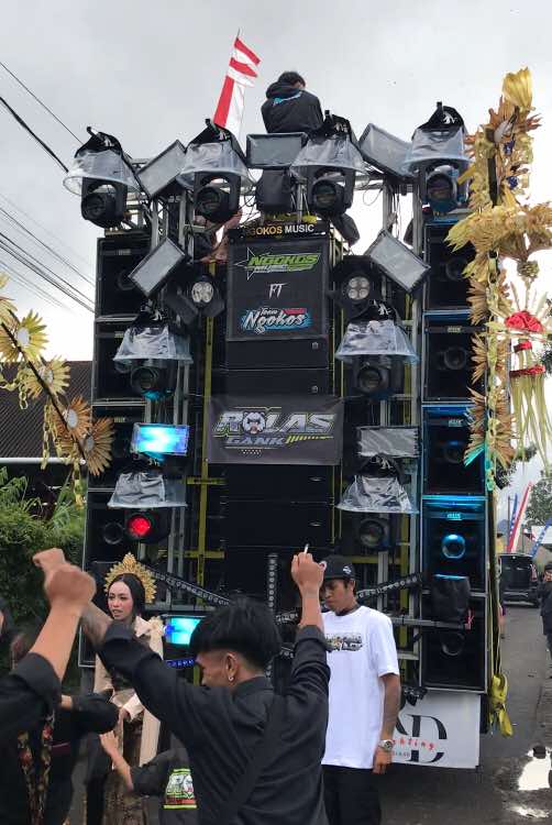 Supir+sound mbedil2😁 #ngokosaudiomusic #horeg #karnavalsoundsystem #fyp #lewatberanda 