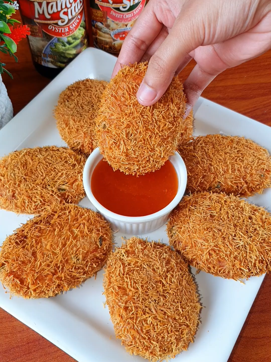 Crispy Chicken Cutlets Recipe🔥 Sauces i used in this recipe are from @mamasitas.pk  . . . Detailed Recipe Available On My YouTube Channel 