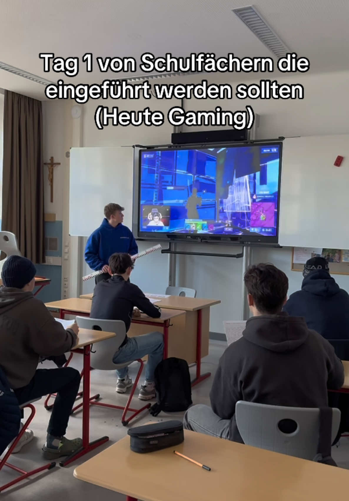 Das Video dient lediglich zur Unterhaltung, die Szenen sind nicht echt! #schule #klassenzimmer #viral_video #forupage #schulfächer #fortnite #gaming #unterricht #übungen #freunde