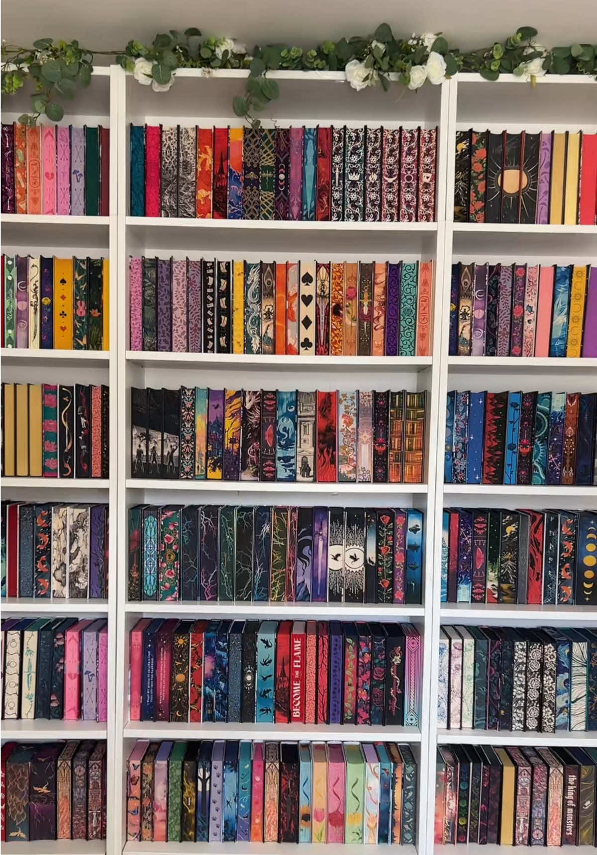 Welcome to the sprayed edge collection, on the shelf you go 🤭 I am aware I have a book buying problem 🤍✨ #BookTok #booktokfyp #fantasybooks #fantasybooktok #sprayededges #sprayededgebooks #bookshelf #bookshelftour #bookshelforganization #fantasyromance #bookshelves 