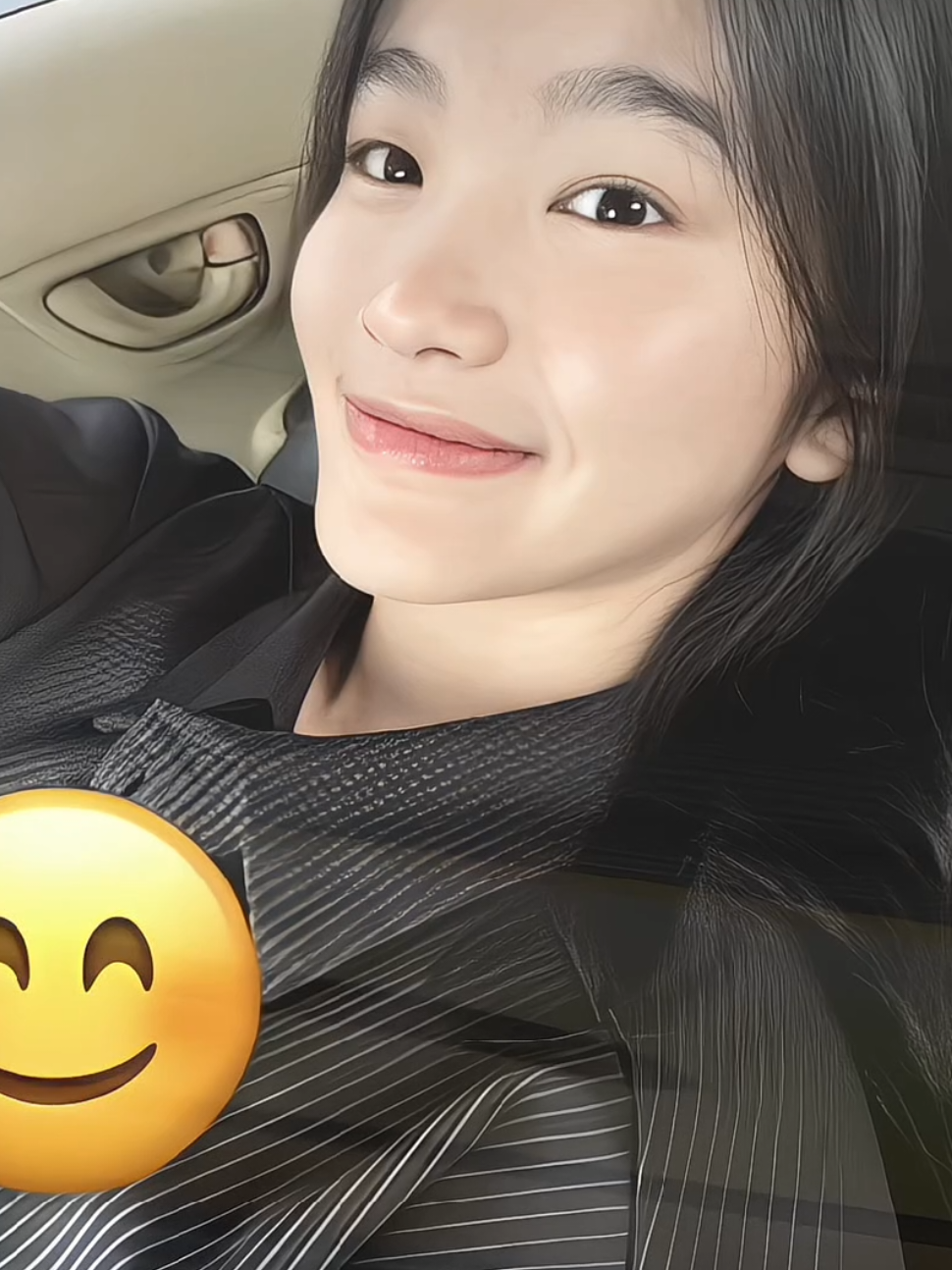 emoji yg mna yg menggambarkan perasaan kalian hari ini??  #jkt48 #erinejkt48 #catherinavallencia #gen12jkt48 #jkt48edit #maddrine #48fps 