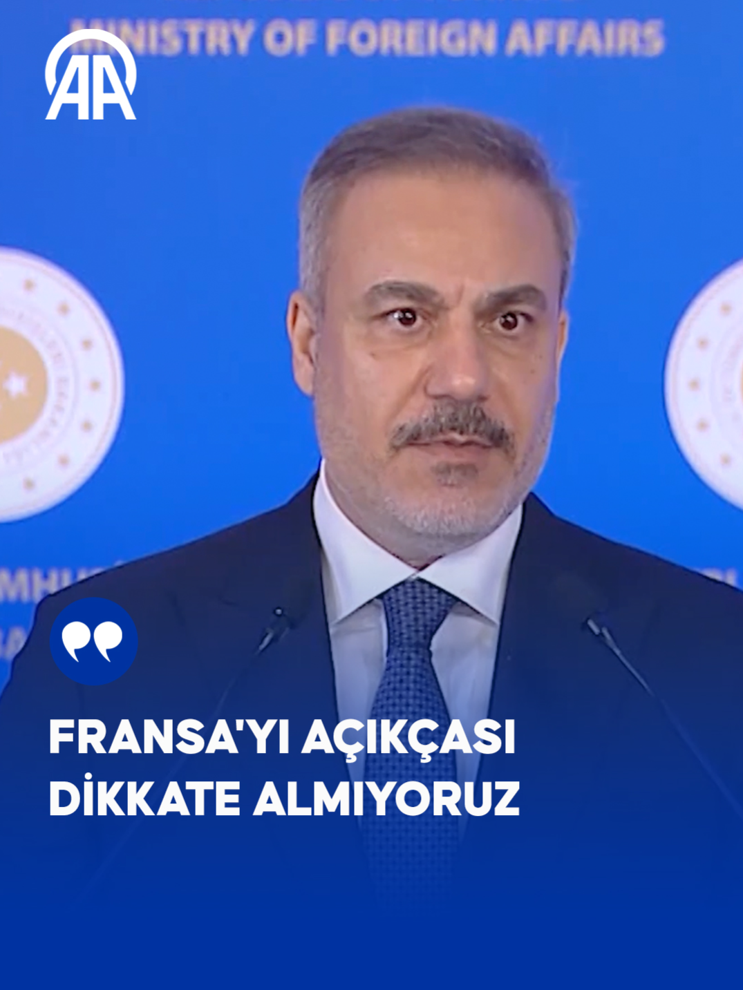 — Amerika'nın gücünü kullanarak, arkasına saklanarak (Suriye'de) kendi menfaatlerini ilerletme konusunda söz söyleyen ülkeleri (Fransa) açıkçası dikkate almıyoruz   — Avrupa'daki bazı küçük ülkelerin Amerika'nın şemsiyesi altında belirli operasyonlara katılıp oradan söz söylemeyle ilgili geliştirdikleri politikaların kendilerine ve bölgeye katkı yaptığını düşünmüyorum   — Amerika'nın olmadığı bir yerde kendileri bölgeye gelip askeri güç bulundurabiliyorsa görelim. Ama bunun böyle olmadığını biliyoruz   Dışişleri Bakanı Hakan Fidan Türkiye'de yerleşik ulusal ve uluslararası medya kuruluşlarının temsilcileriyle İstanbul'da bir araya geldiği toplantıda gündemi değerlendirdi #anadoluajansi #anadolu #hakanfidan #abd #türkiye #gündem