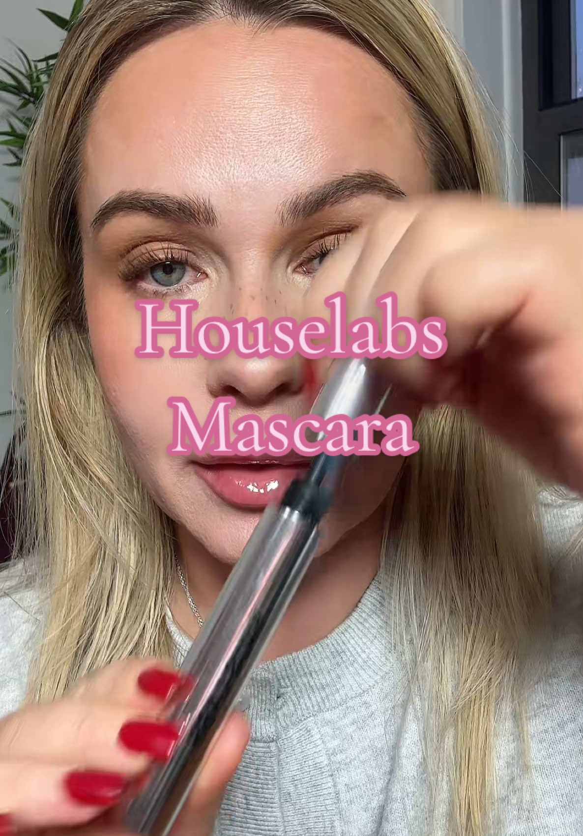 Such a great mascara that is lengthening and volumizing at the same time keeps your lashes up@hauslabs by Lady Gaga #VolumizingMascara #LengtheningMascara #Mascara #Mascara#houslabsmascara 