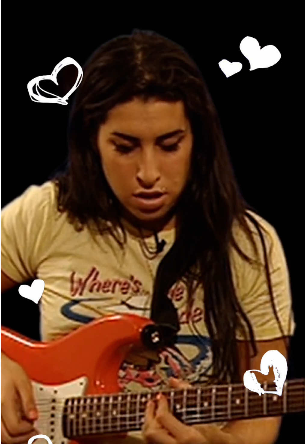 A young Amy on a Fender Stratocaster playing 'I Heard Love Is Blind', in 2004. 🖤