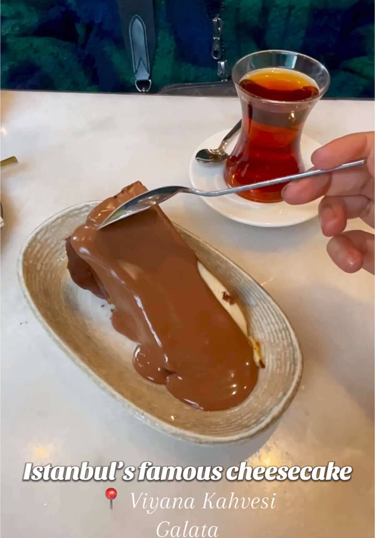 Istanbul’s famous San Sebastián cheesecake 🤤 #istanbul #sansebastian #FoodTok #turkiye🇹🇷 #fyp 