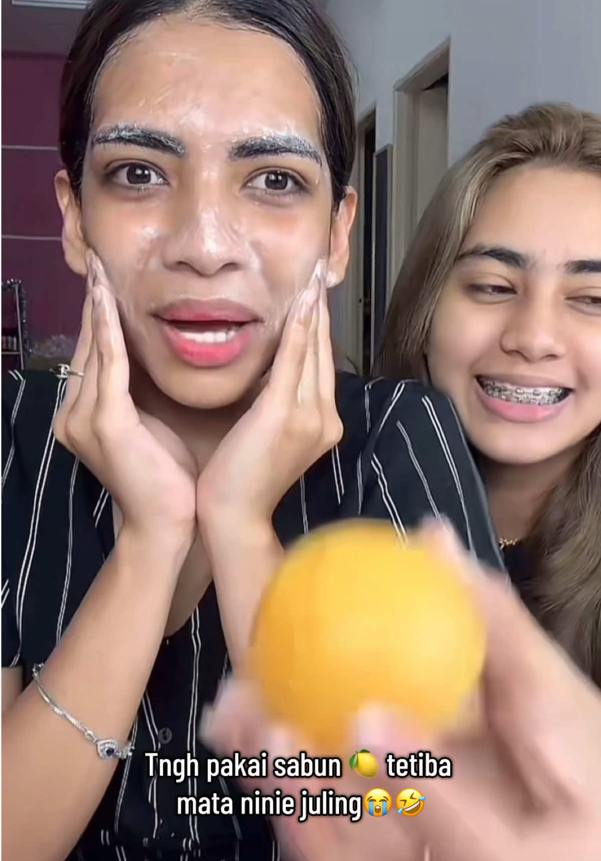 @Ninie✈️ @Ninie✈️ @syaleeha💄 @syaleeha💄 #sabunlemon #ninie #fans_ninie #fansninie #perfumepramugari #syaleeha #fansaha #fanssyaleeha #fyp #babyscrub #fypシ #fypシ゚viral #tiktokviral #xyzbca #fyppppppppppppppppppppppp 