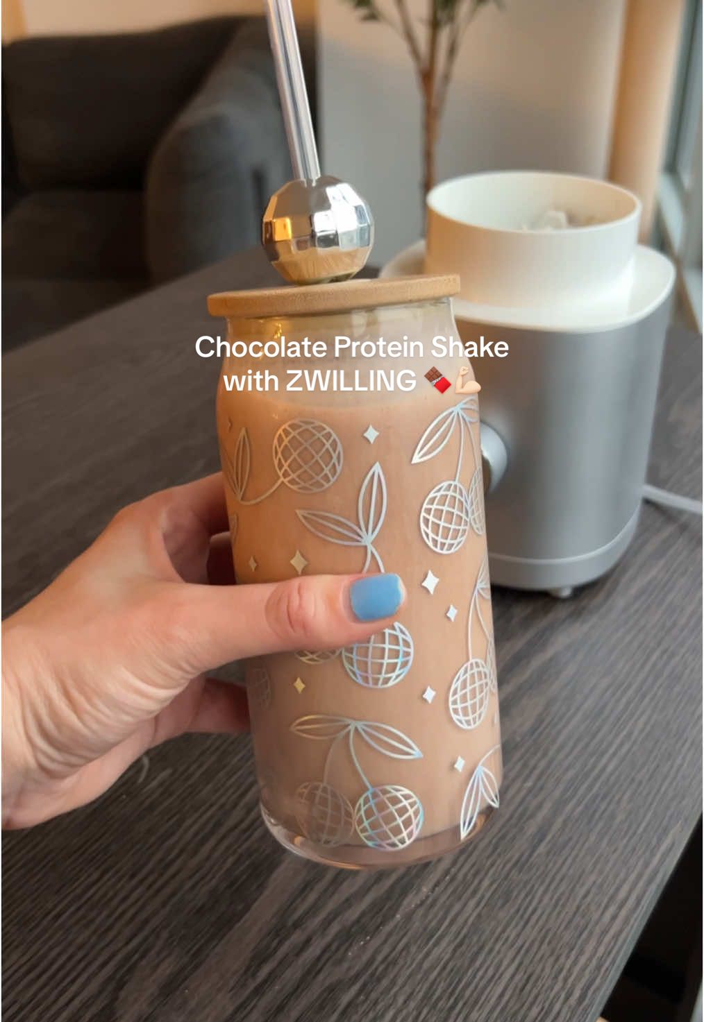 Upgrade your blender game with ZWILLING Enfinigy Personal Blender 💪🏻 this blender whipped up my high protein chocolate smoothie in SECONDS… no unwanted chunks and no fiddling around with the device! It was SUPER easy to set up and use, not to mention it looks so sleek and cool in my kitchen?? 😍 Get your hands on one from @zwilling_ca today and make this chocolate protein smoothie - it has 33g of protein but contains no protein powder! 🍫 Ingredients: -240ml high protein milk -150g nonfat Greek yogurt -90g frozen bananas  -10g peanut butter  -10g unsweetened cocoa powder -15g zero calorie sweetener  -5 ice cubes Directions: -Add all ingredients to ZWILLING Enfinigy Personal Blender and blend 👌🏼 enjoy! #zwilling1731 #blender #zwillingenfinigy #zwillingcanada #ad 