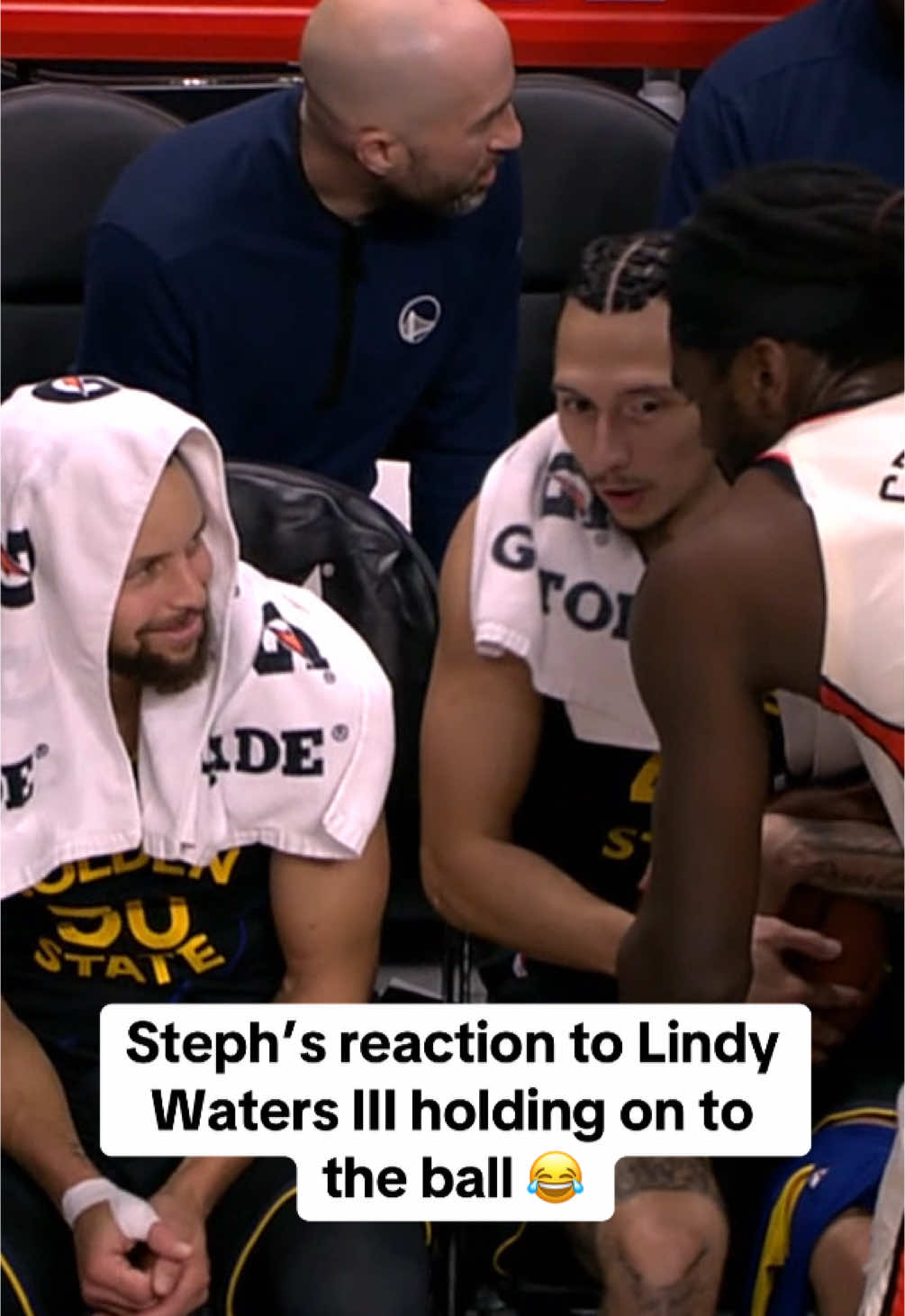 “They’re laughing, I bet he’s not” 😅 #NBA #basketball #nbabasketball #stephcurry