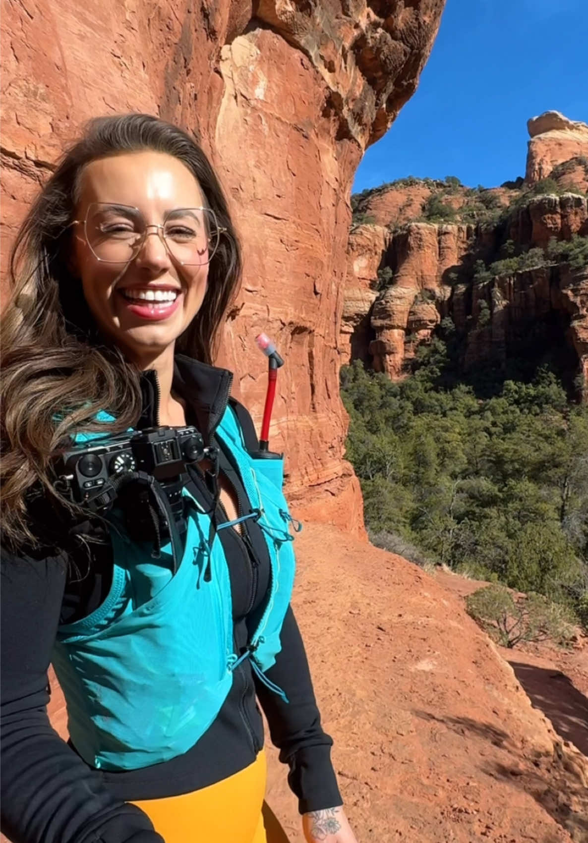 2025: The year of less drama and more dreamy views ✨ #sedona #sedonaarizona #explorearizona #travelarizona #arizona #Hiking #fy #fyp #girlsoutdoors 