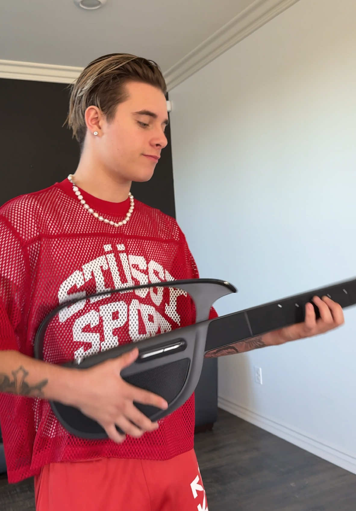 The LiberLive guitar is first stringless smart guitar, and the only guitar you’ll ever need! @LiberLive Store #liberlive #liberlivec1 #smartguitar #stringlessguitar #liberlivecover #fyp #tiktok 