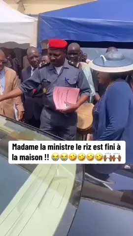 Madame la ministre le riz est fini à la maison !! 😭😭🤣🤣🤣🤣🙌🏾🙌🏾 #drole #videodrole #rire #rire_tiktok #humour #virał #videoviral #fyp #foru #foru #pourtoi #madamelaministre #riz #maison #afriquedelouest #afriquedelouest🇲🇱🇸🇳🇬🇳 #malitiktok🇲🇱 #maliksquad #mali #guineenne224🇬🇳 #guinee🇬🇳🇬🇳 #guineetiktok #guinee #senegalaise_tik_tok #senegaltiktok #senegal_tiktok221 #senegalaise_tik_tok🇸🇳pourtoichallenge #senegal #🤣🤣🤣 #😂😂😂 #😭😭😭 #😭😭😭😭😭😭💔💔💔💔 