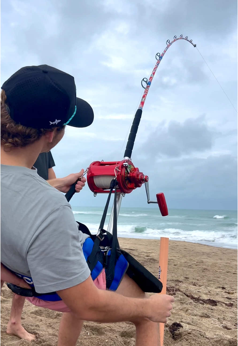 Hookset Into Giant Shark?!?  @Lisharkman @JUNO BRANDON  #thefishermeng #fishing #southshore #bunker #shark #sharkfishing #beachlife #sunrise #snook #snookfishing #snookcatching #largemouthbass #carp #carpfishing #nyfishing #nyfishingcharters #lbsf #landbasedsharkfishing #blacktip #blacktipshark #hammerhead #floridafishing #bigshark #sharkattack #beachsharkfishing #floridasharkfishing #floridasharks #bullshark #hammerheadshark #westpalmbeach 