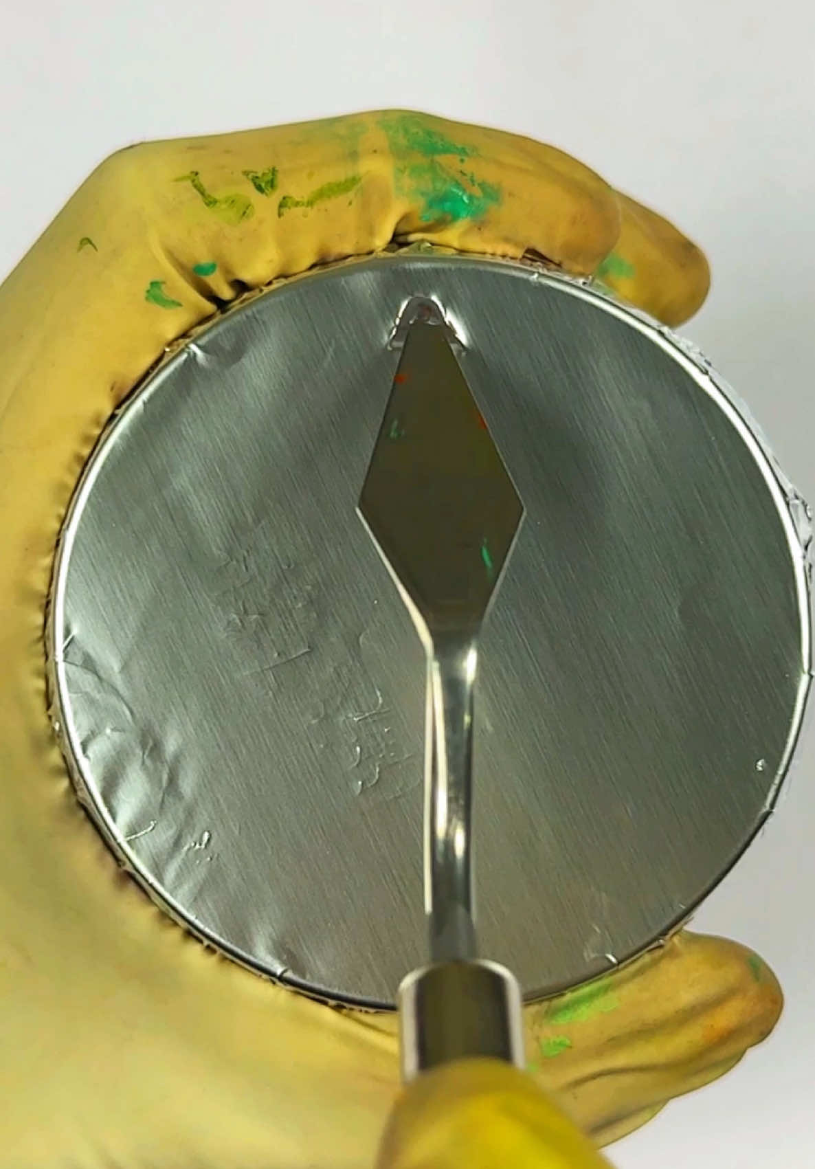 Foil Paper Asmr.  #reels #asmr #foryoupage #viralmypostdeartiktokteam #colormixing #satisfying #viralvideos #foryoupageofficial #deartiktokteamdontunderviewmyvideos #asmarsatisfying #foilpaper #foilpaperasmr 