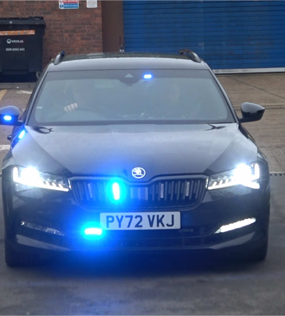 #surreyandsussexpolice Unmarked (72) plate Skoda Superb ROU (Roads Policing Unit) advanced vehicle seen demonstrating emergency lights out of #burphamtrafficbase 