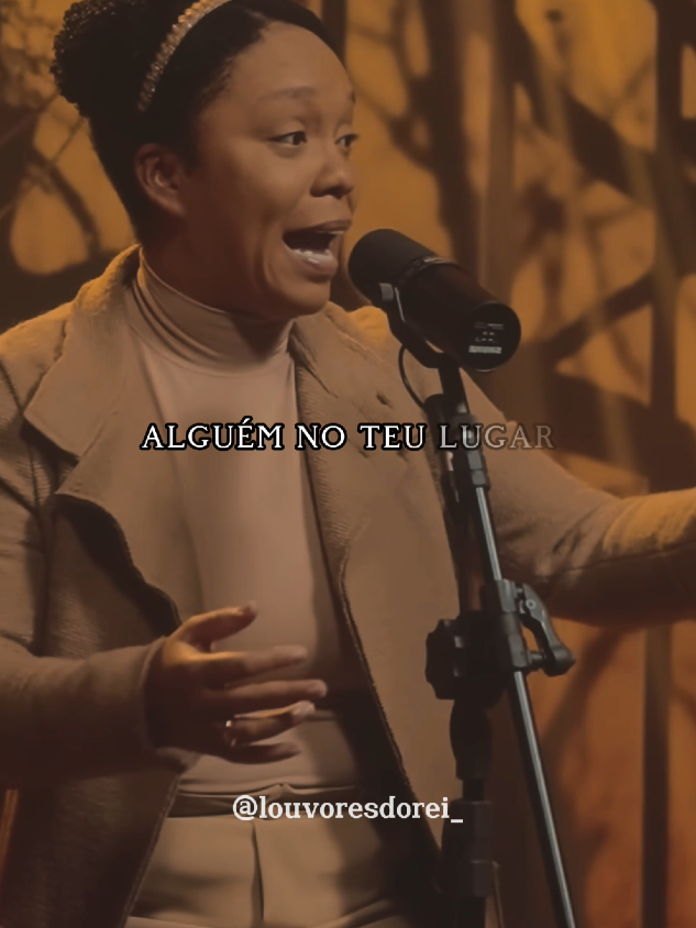 Lança Sobre mim !! #musicagospel #louvor #gospel #statusgospel #louvoresevangelicos #status #lyrics 