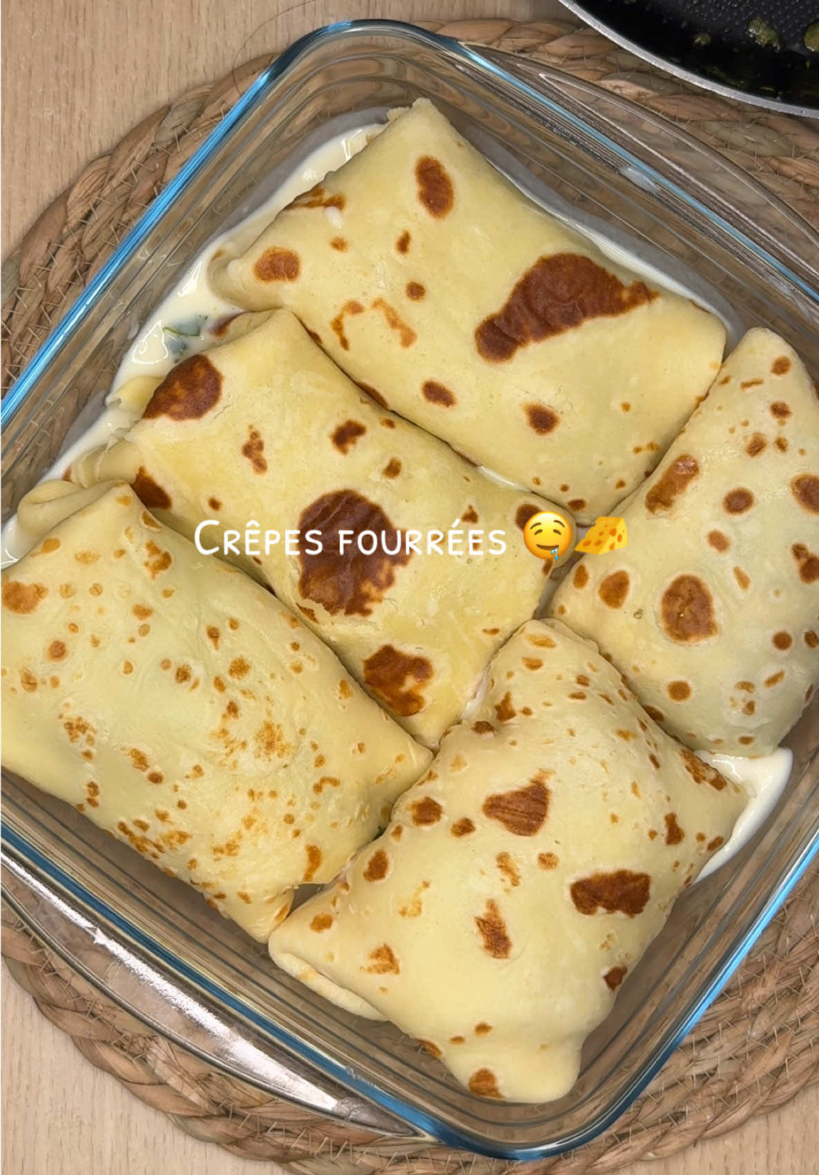 فكرة عشاء بنينة و خفيفة 🧀 Crêpes fourrées😋 #crepes #crepesalee #crepepoulet #crepesfourrees#جمعة_مباركة💕 #explorerاكسبلور🔥 #tunisian_tik_tok #twensa_fel_ghorba #اكلات_لذيذه #ماكلة_تونسية #فكرة_عشاء #ماكلة_بنينة #crepesfarcies#crepespoulet #fypシ゚ 