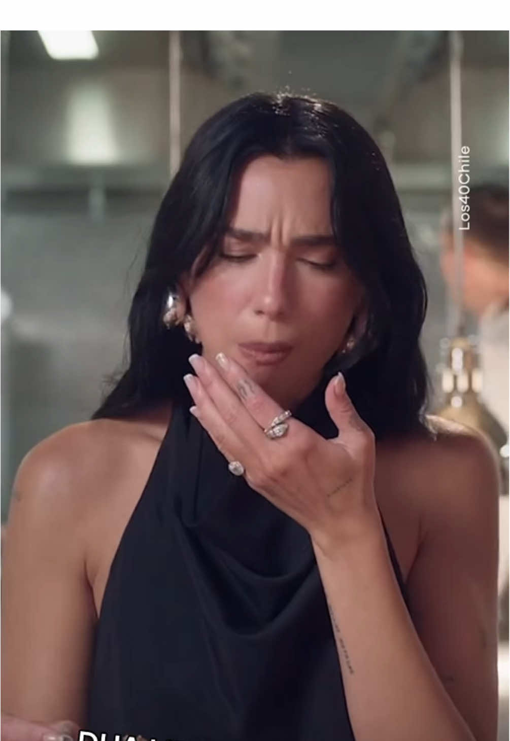 Así de rico va a comer y tomar #DuaLipa cuando llegue a #SanPedroDeAtacama la próxima semana 🤭  #DuaLipaEnChile  📹: Vogue España 