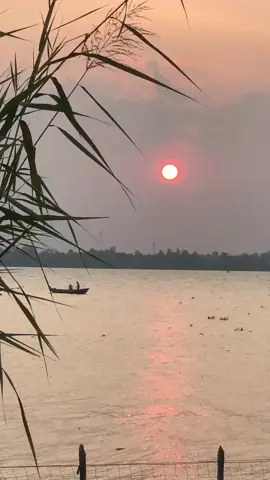 Thuyền ai đậu bến sông trăng đó  Có chở trăng về kịp tối nay #quetoimientay #nhactamtrangofficial #nhachay #64_vinhlong #binhyen #chill #nhacnaynghelanghien #cảnhđẹpthiênnhiên #nhachaymoingay 