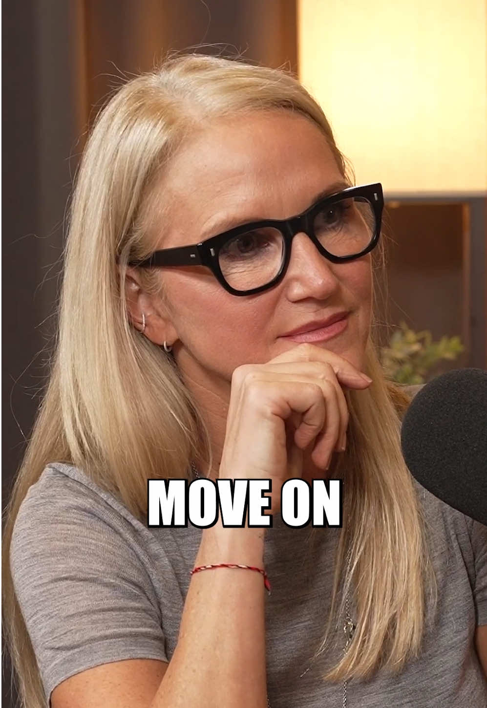 Struggling to move on? 💔 @Mel Robbins gets real about why it didn’t work and how to truly let go. Spoiler: it’s all about rewiring your mind and body. 🧠✨ Full episode out now—trust us, you need this one! 🎧 @melrobbinspodcast @Kaitlyn Bristowe 