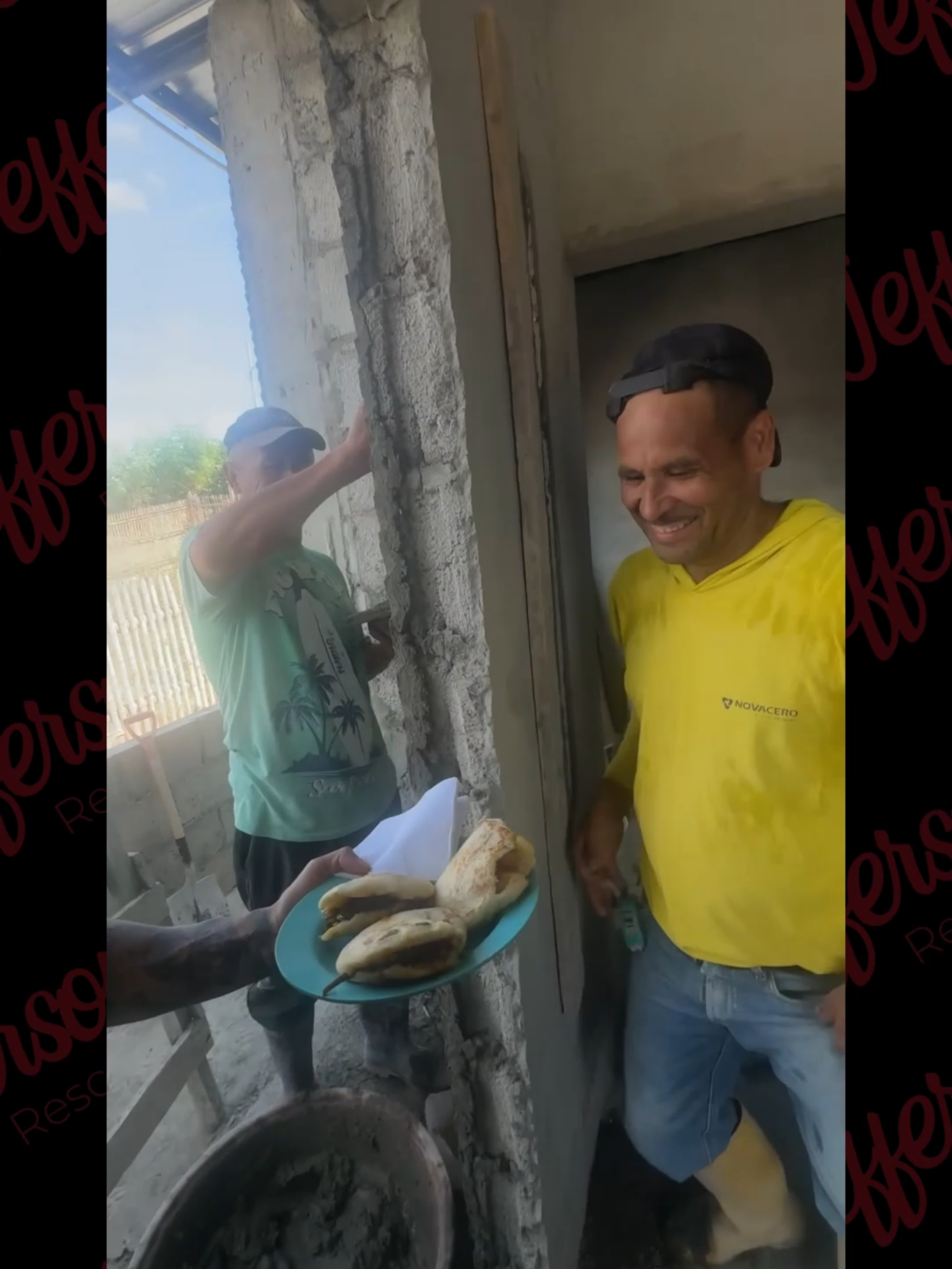 Sorprendimos a los albañiles que construyeron la casa que regalamos. #JeffersonRescata #jeffersonrescataec #alberguedeperros #JefersonyHelen #helenrescata #Jefersonrescata #hijadejeffersonrescata #Helenrescata #jeffersontendraunaniña #niñadejefersonrescata #francetiktok #canes #photography #perros #paris #travel #nature #rescuedog #germany #Love #venezuela #Venezolano #Laborsocial