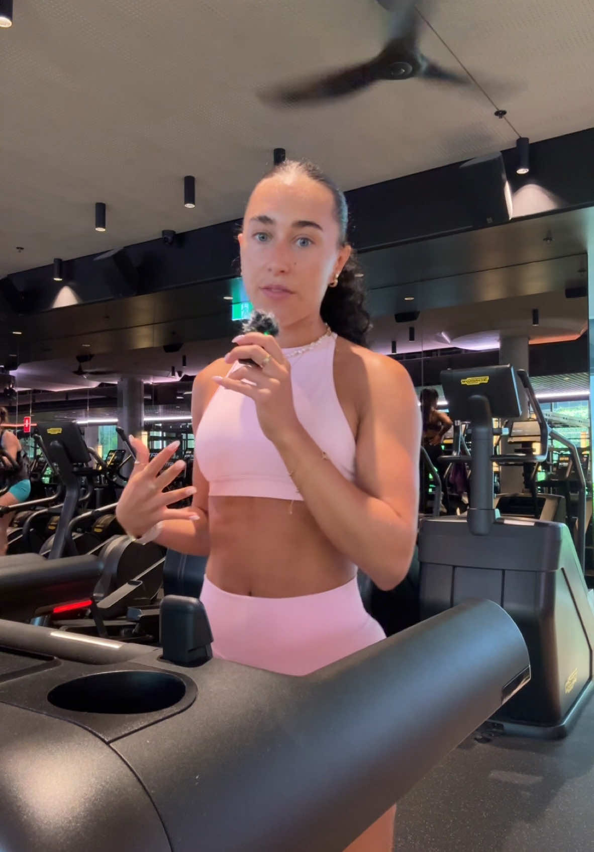 My biggest underrated health secret… I fully didn’t know I had a high cortisol face until it went away ✨ pink fit is @DFYNE code MADS 
