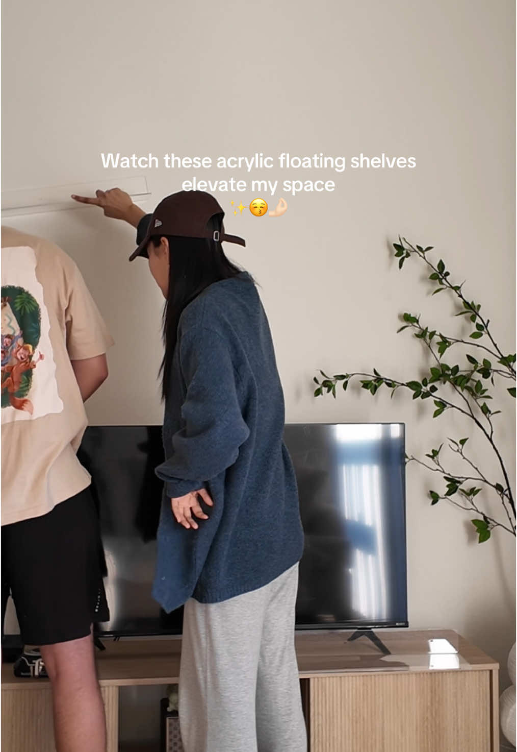 Loving the clear acrylic too ✨😚🤌🏻 #fypシ #apartmenttherapy #cozyathome #homedecor #healingtiktok #floatingshelves 