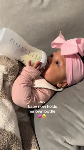 babygirl is holding her own bottle now 🥹 #babygirl #pov #povs #sahmtok #sahm #fyp #momlife #babymilestones #babytok #cutebabies #foryu 