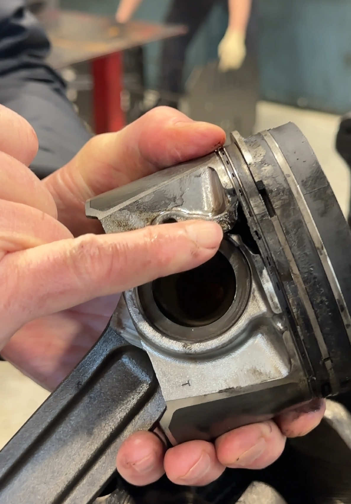 Ford 6.4 Power Stroke Melt Down. Check your entire fuel system to avoid any problems #enginebuild #autoshop #carrepair #autorepair 