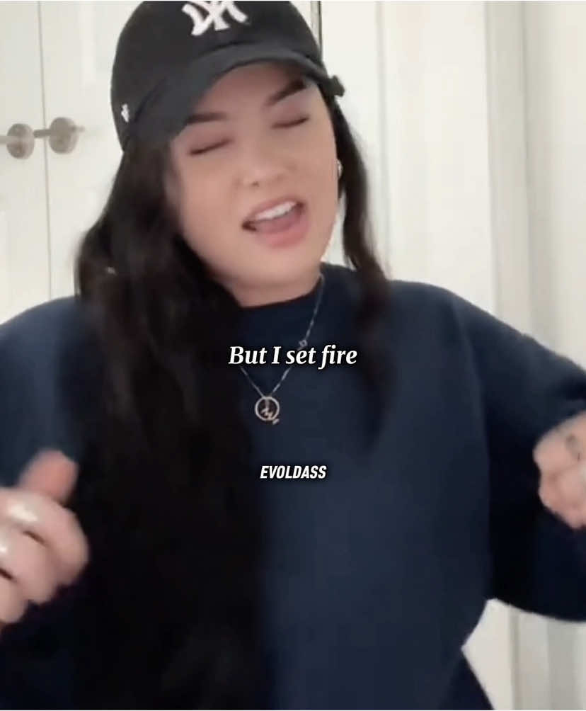Lauren - Set Fire To The Rain (Adele) @laurenspencersmith #evoldas #adele #setfiretotherain #lyrics #singing #cover #pourtoipage #VoiceEffects #amazing #fürdichpage 