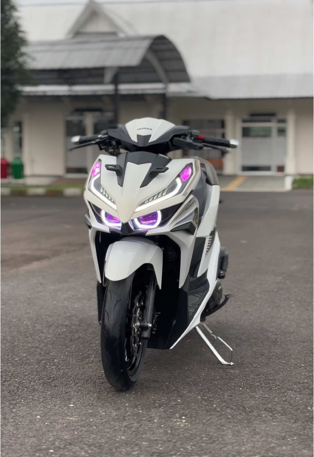 kalo ganti velg ,pake velg apa ya biar tambah ganteng ? #vario #vario125new #variomodifikasi 