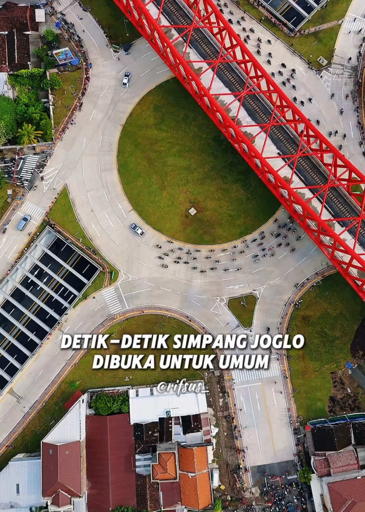 Detik-detik pembukaan simpang Joglo di kota Solo. 😍 Semoga bisa mengurangi kemacetan di persimpangan ini ✨ #simpangjoglo #kotasolo #fypシ゚ 