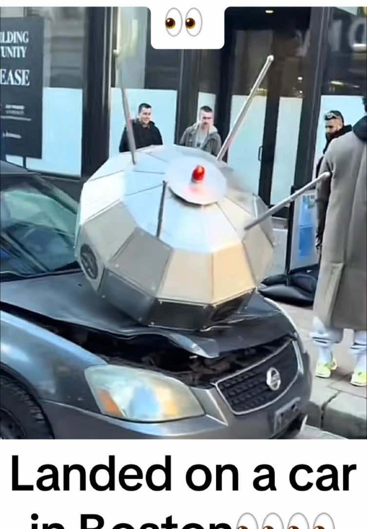 Canada Satellite fell from the sky in Boston on to a car👀#fypシ゚viral #canadasatellite #canada🇨🇦 #fypシ #viralvideo #ufo #uap #fupシ 