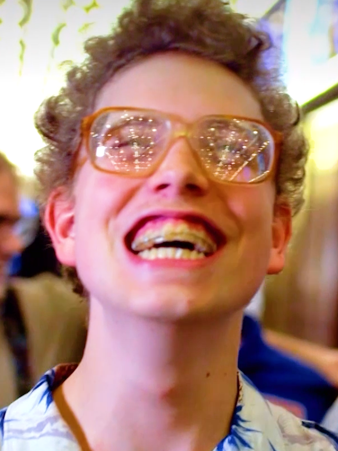 No braces = Yes hottie 😍 Watch more #beautyandthegeek makeovers on YouTube NOW Link in bio 🔗 #resayreacts #realitytv #datingshow #beauty #makeovers