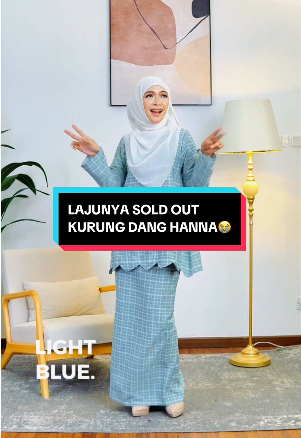 Aaa lovenya cutting diaaaa 😍 Simple yet trendy ♥️  Girls , cepatnya sold out 😭 Go checkout yours now okayyyyyy Kurung Dang Hanna 