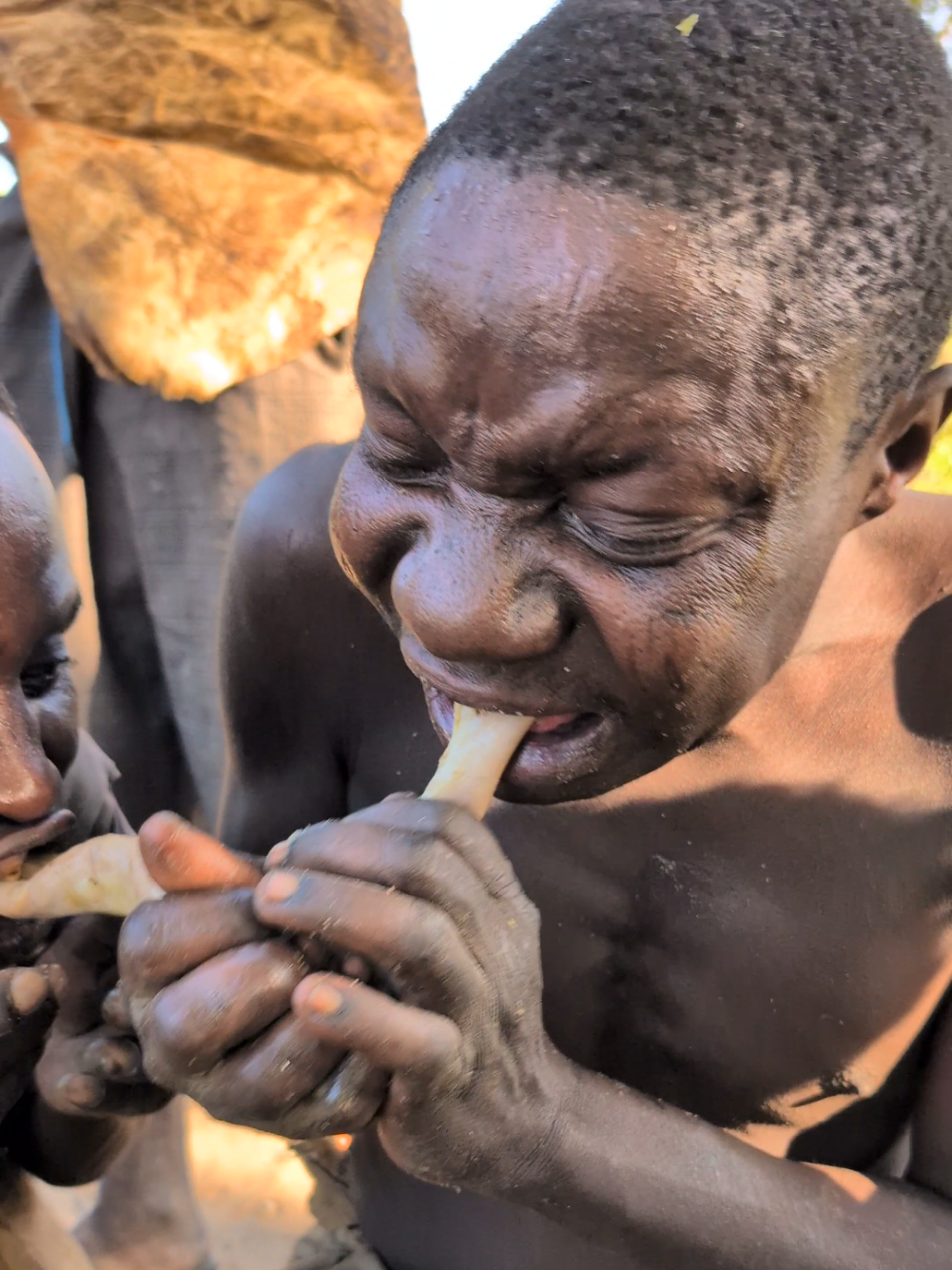 Wow That's Amazing delicious food made by hadzabe tribe middle of nowhere 😔😋‼️😲#village #local #usa🇺🇸 #FoodLover #africastories #africa 