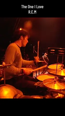 The One I Love, es una canción y un sencillo de la banda norteamericana R.E.M., publicado en su quinto álbum Document en 1987. La canción fue el primer sencillo que llegó al puesto noveno en las listas de Estados Unidos. La canción también llegó al puesto número 14 en Canadá y más tarde llegó a colocarse en el puesto 16 en el Reino Unido, cuando fue lanzada allí como sencillo en 1991. #rem #theoneilove #classicrock #alternativerock #rockalternativo #90srock #90smusic 