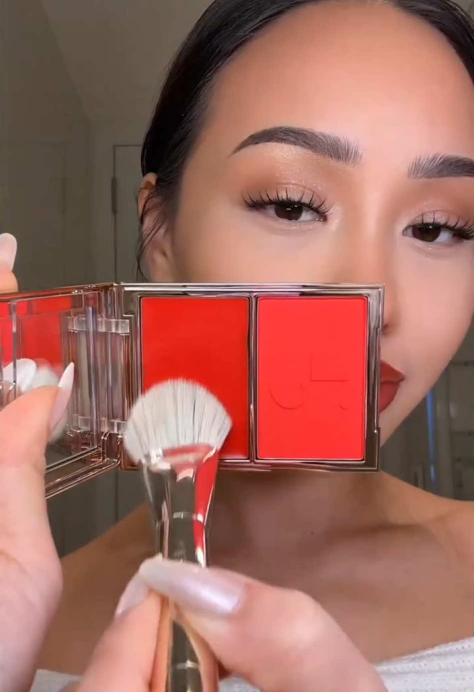 😍 LOVIN NEW @Patrick Ta Beauty Red Blush Makeup review tutorial with @Tao 💦💎 Must HAVE!  💄: Shade ‘she left me on red’  🌸 Follow us today for the best makeup trends, tips & tutorials worldwide 💎 . . #redblush #blushhack #blush #patricktabeauty #viralmakeup #beautytipsandtricks 