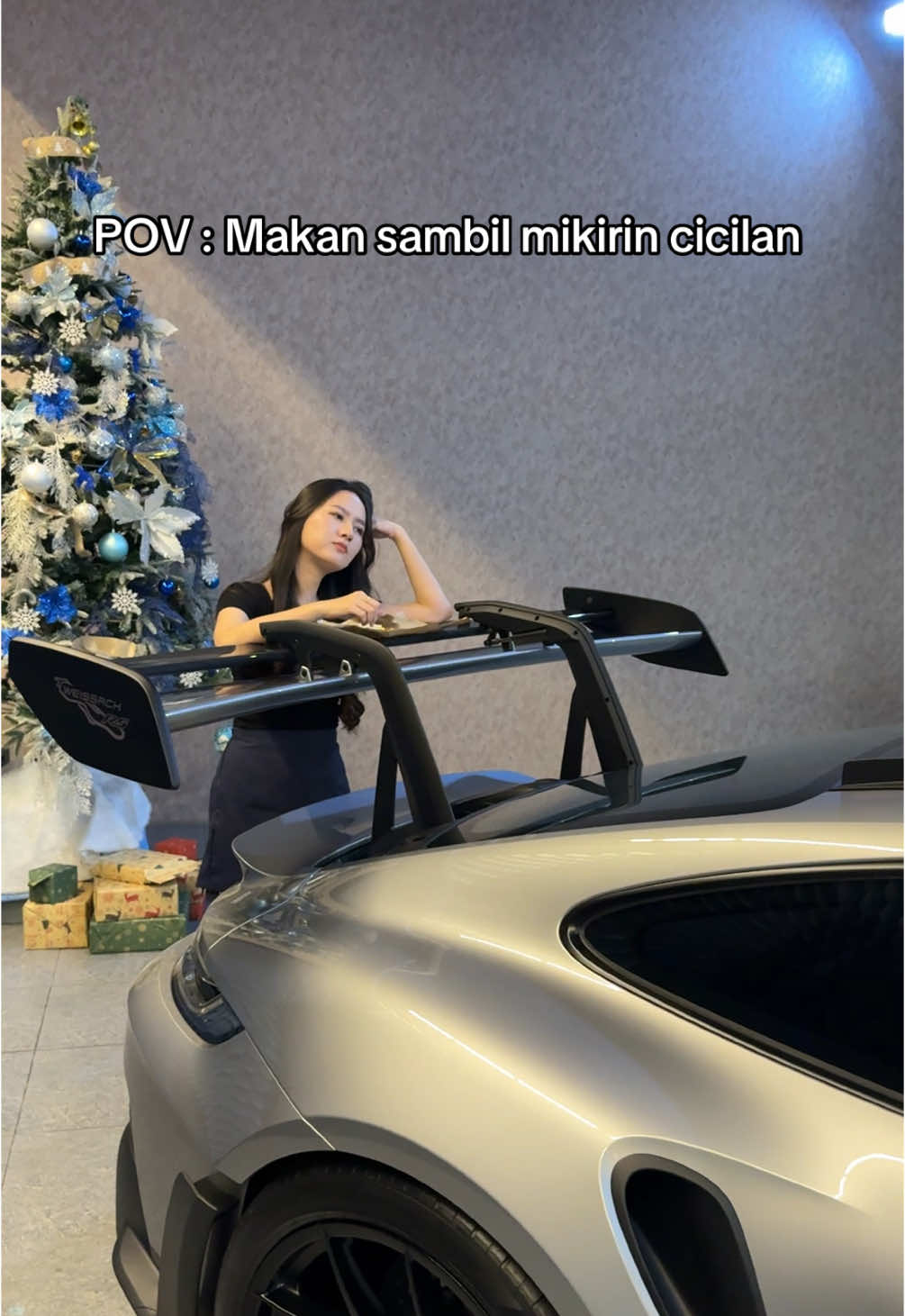 Pusing antara mikirin makannya enak atau mikirin ... ? #porsche #porschegt3 #porschegt3rs #gt3rs 