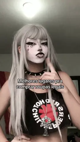 Metade do que tenho é de bazar e brechó!!! #fyp #alt #fy #fypシ゚viral #goth #gotica #gothic #alternative 