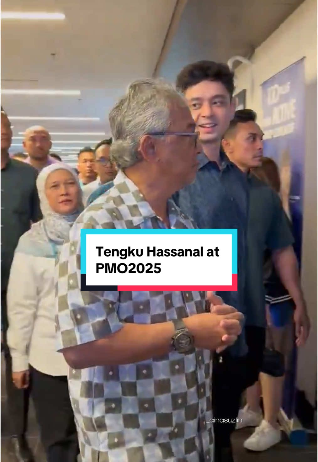 Fuhh Tengku Hassanal pun ada 🔥🔥  clip ctto #tengkuhassanal #pmo2025 #petronasmalaysiaopen2025 #malaysia #badminton #fyp #foryoupage 