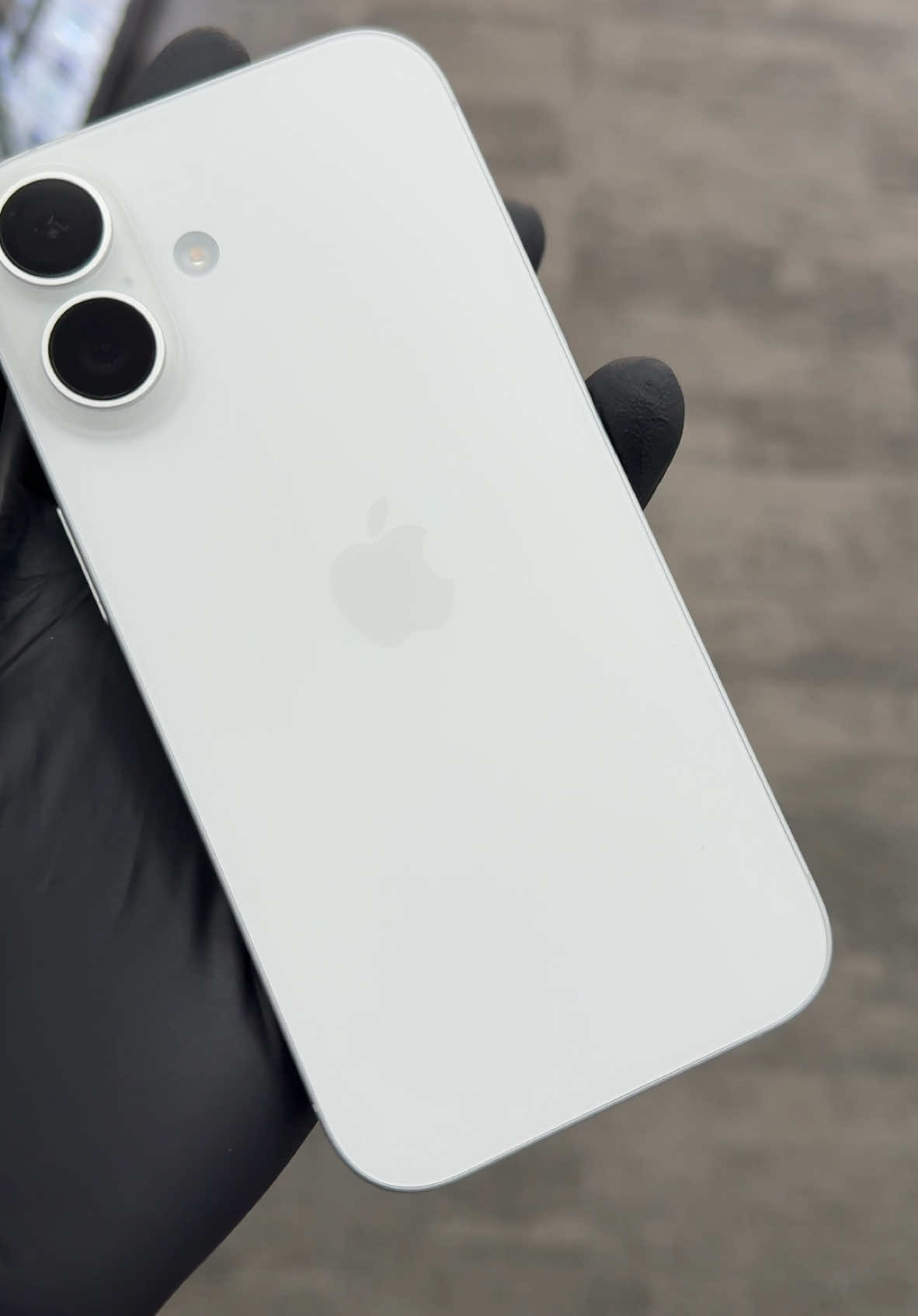 🤍 Sleek and flawless! GRADE A iPhone 16 in stunning White, like new and ready to order! 🌟 Premium quality at an unbeatable price—available online and in-store at PhoneBase. 🛒 Shop now while stock lasts! 🚀✨ #iPhone16 #WhiteiPhone #LikeNew #PhoneBase #ShopOnline #UpgradeYourPhone