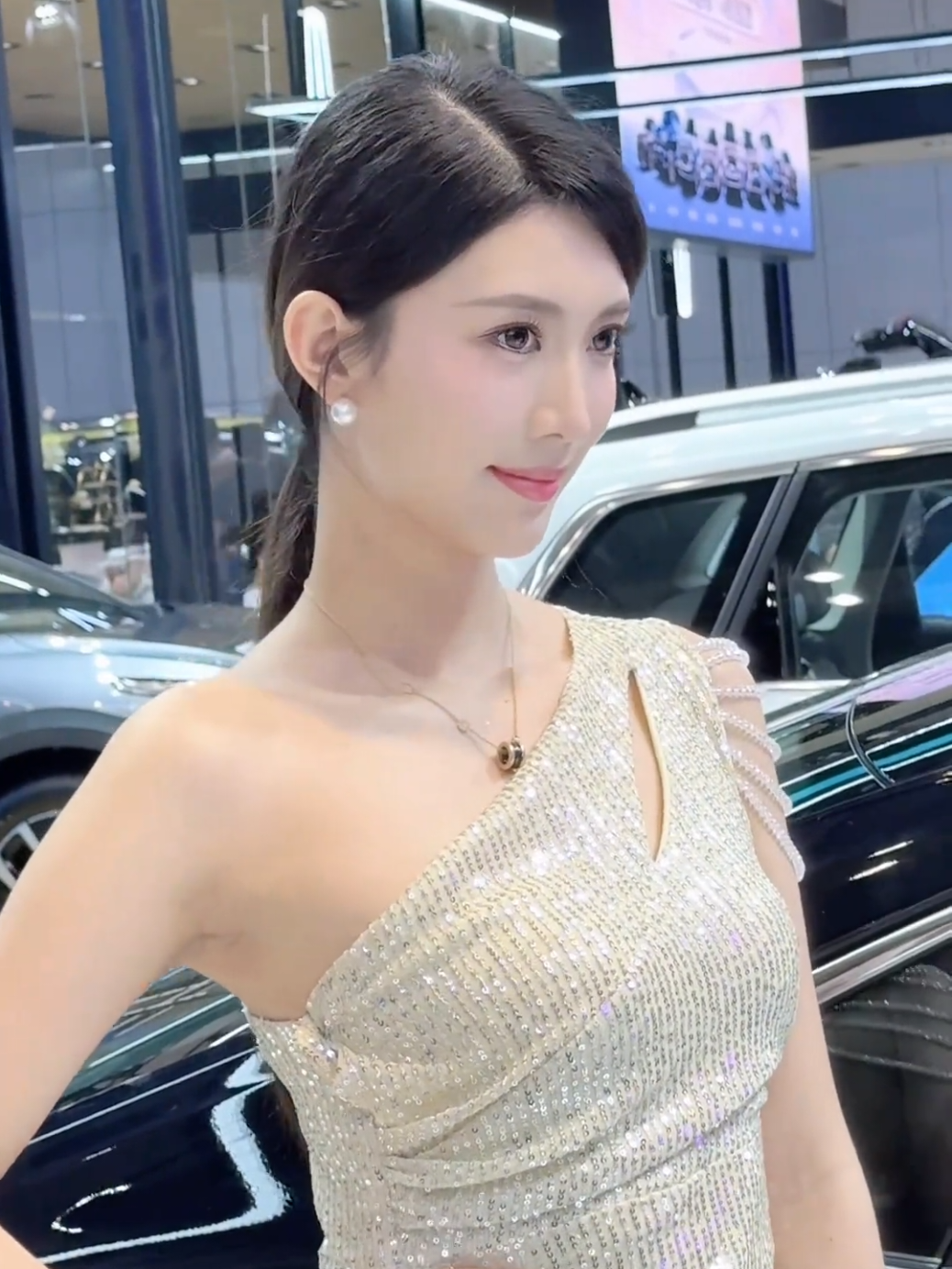 モーターショーコンパニオン companion  车模  #美女  #车模  #大长腿  #极品身材  #model  #companion  #autoshow  #motorshow  #beauty  #cute  #carshow  #perfectbody  #carmodel  #carmodels  #コンパニオンガール  #キュート  #モデル  #可愛い女の子  #可愛い  #コンパニオン  #モーターショー  #美人  #ビューティ  #美女  #bodybuilding  #スタイル抜群  #スタイル 