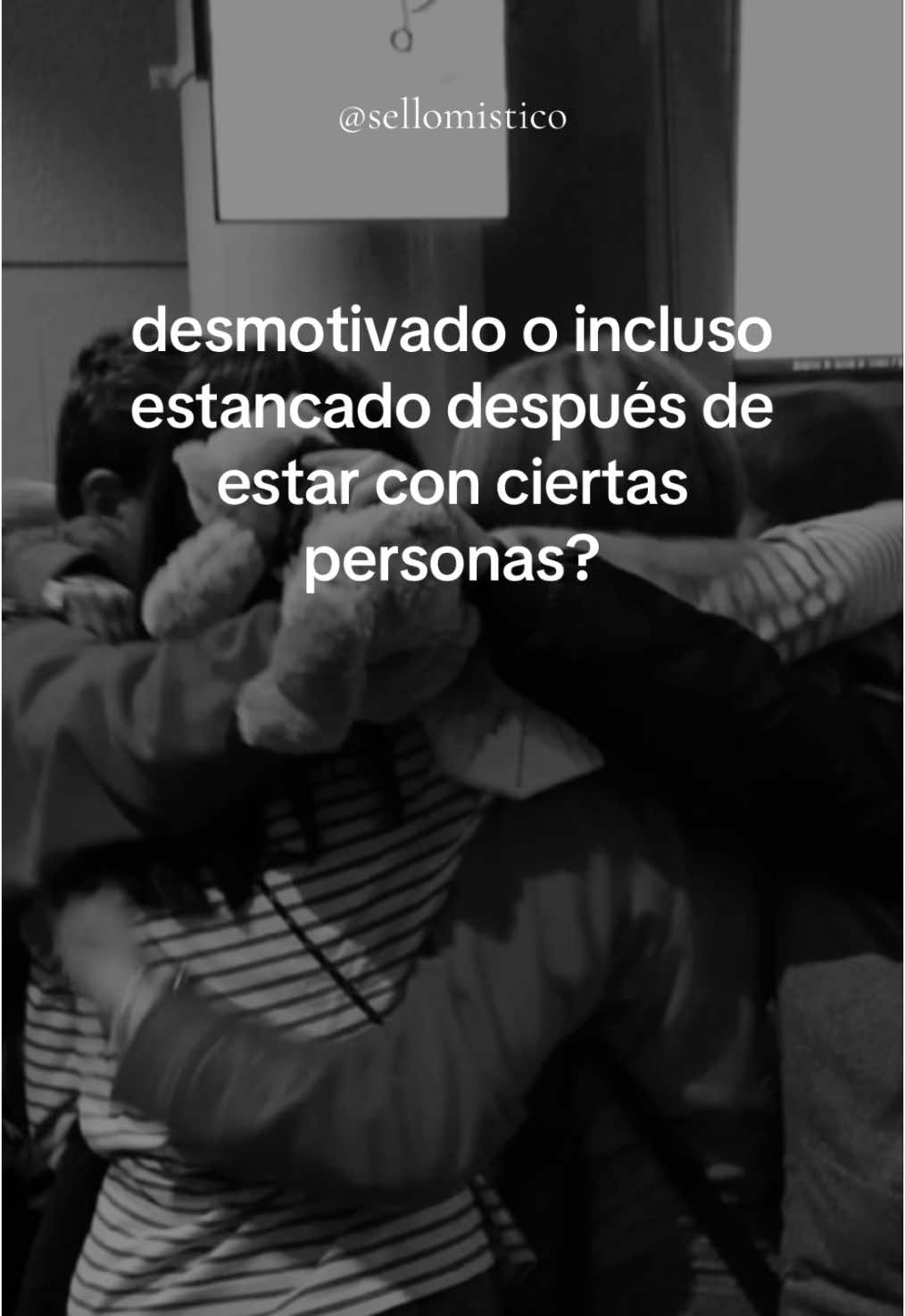 ¿Con quién estás compartiendo tu energía? 🌟 Aprende a rodearte de personas que eleven tu vibración y te conecten con tus sueños. Descubre el poder de las buenas conexiones y comienza a vibrar alto. 💫.                #energiapositiva #manifestacion #abundancia #espiritualidad #leydeatraccion #vibracionespositivas #sellomistico   