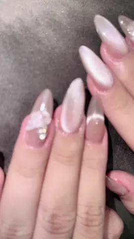 Chài ơi mắt mèo nó sáng hơn đường tương lai của tui nửa mấy bà 🤣🤣 #nails #nailmatmeo #naildesigns #nailthachmatmeo 