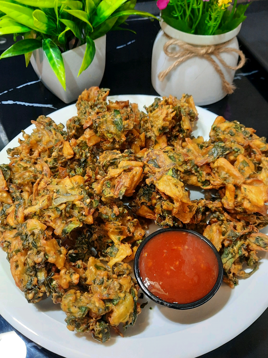 Palak Pakora Recipe #trendingtiktok #viraltiktok #foryoupage #foryou #palakpakora #spinachpakora #cookingvideos #tiktokfood #trendingfood #cooking #Recipe #yummyfood 