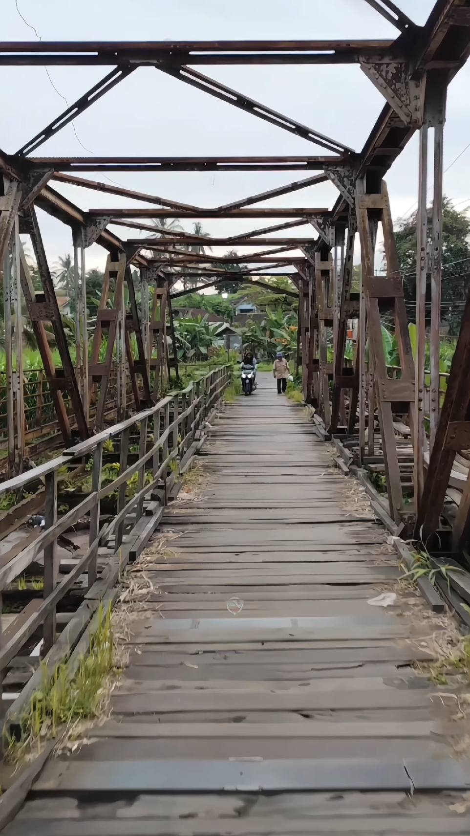 Jembatan sejuta kenangan😌 Opo kenanganmu lor karo jembatan iki 