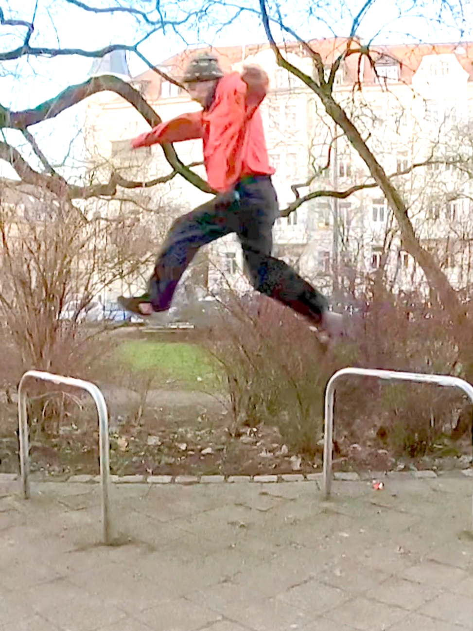 Diagonal Jumps ↗️↘️ . #parkour #precisionjump #railpre #balance #fantasthenics 