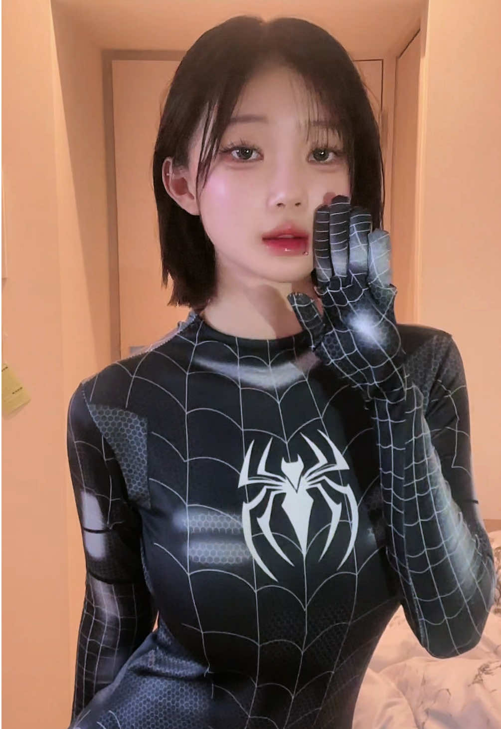 사실 지퍼가 안잠겨 #spidergirl 